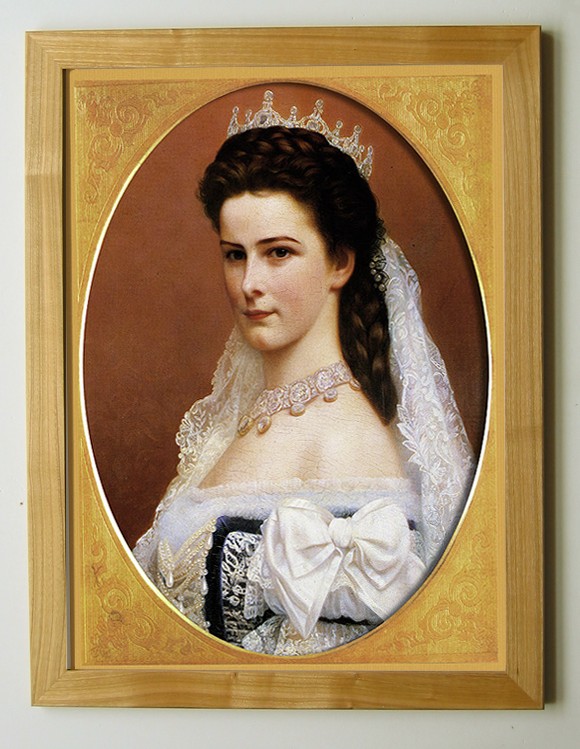http://bilder.antiksalzburg.at/bildergalerie/Kaiserhaus/Kaiserhaus/1305_sissi_r.JPG