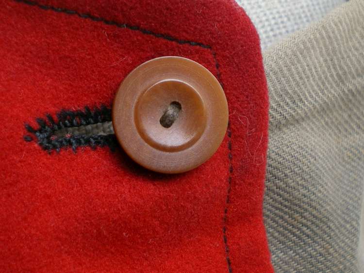 http://bilder.antiksalzburg.at/bildergalerie/Lederhosen/LEDERHOSE%20UND%20HUETE%20001-750%20(10).jpg